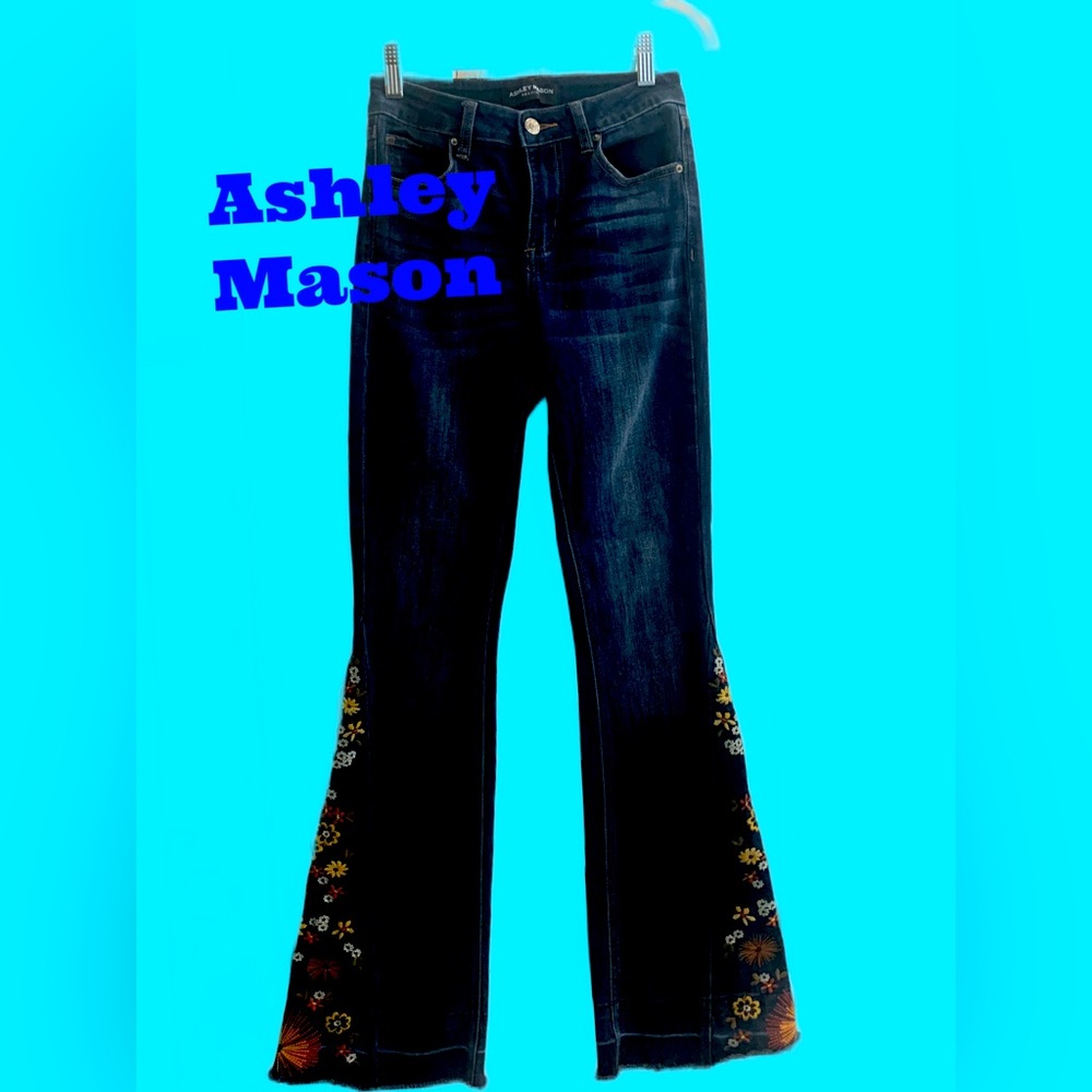 🌸💜 Embroidered Vintage Flare Leg Bell Bottom Floral Embroidered Jeans🌸